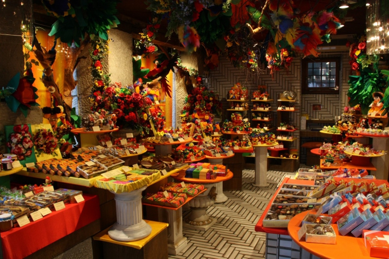 vente-REGUSSE-min_candy_store_chocolate_shop_chocolate_switzerland-393515