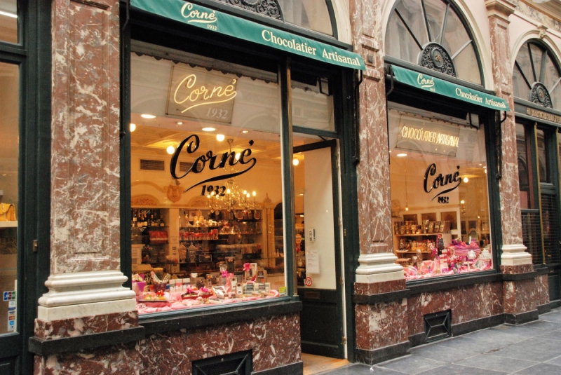 vente-REGUSSE-min_chocolate_chocolaterie_shop_luxury_chic_gallery_brussels_belgium-558146